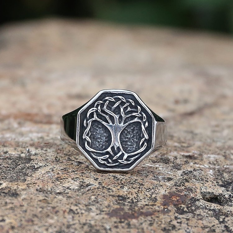 Biżuteria nordycka drzewo życia