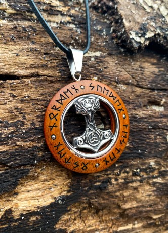 Przejdź do produktu Naszyjnik Drewniany Orzech Młot Thora