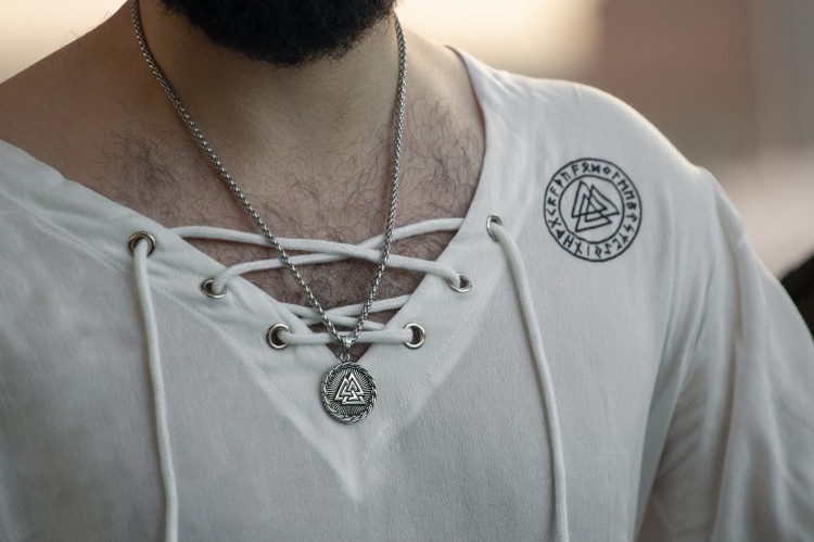 Srebrny naszyjnik Valknut N-215