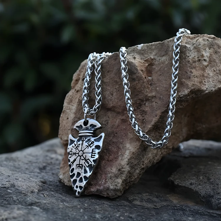 Naszyjnik Z Vegvisirem